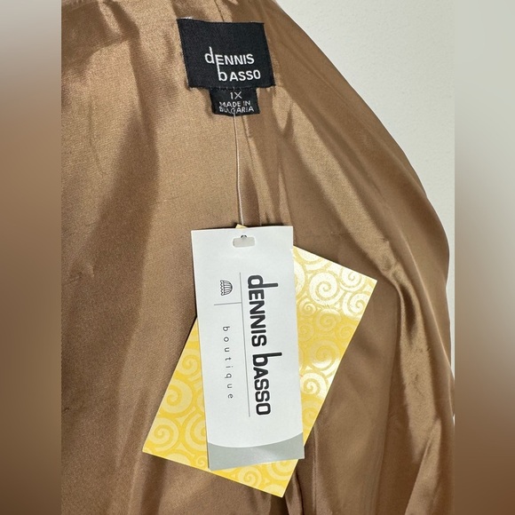 NWT Women's Dennis Basso Tan Button-Up
Wool, Cashmere Blend Coat. - Picture 4 of 13